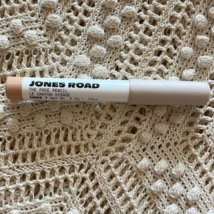 Joan’s Road Shade 7 Face Pencil